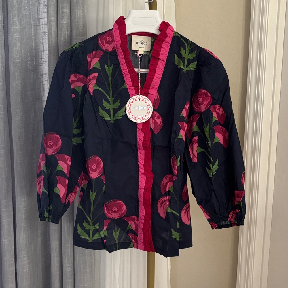 NEW Umgee Floral Navy and Pink Women's Top Sz Small